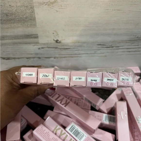 Kylie Jenner Bundle of 7 Liquid Lipstick NIB assorted colors Full Size